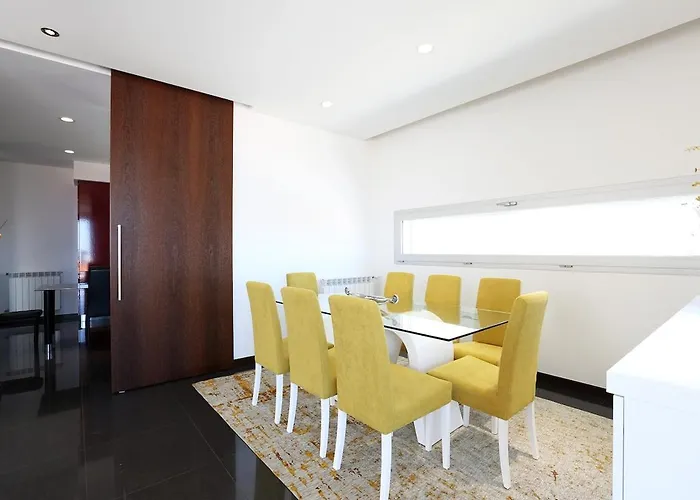 Flipwave House