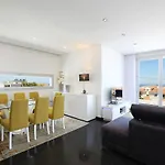 Flipwave House Holiday home *