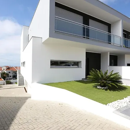 Flipwave House Tatil Evi Nazaré